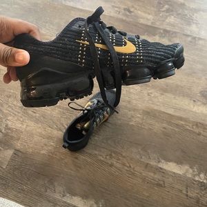 ✨sold✨ Nike vapormax gradeschool